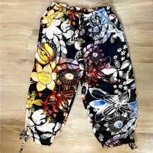 Jams World Hawaiian Black Multi Floral Capri Pant size S