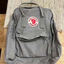 Fjall raven grey book bag