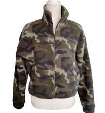 ✨ American Eagle Women’s Camo Fleece Sherpa Teddy Cropped Jacket✨