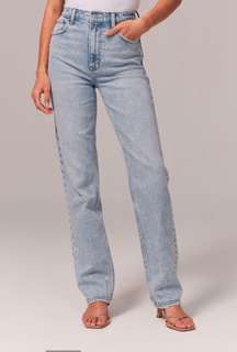 Abercrombie Ultra High Rise 90’s Straight Jean