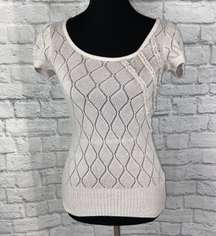 short sleeve open knit scoopneck top w/ruffles sz small women