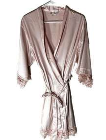 Maeven Intimates Pink Satin Robe Womens Size M short w/ belt kimono