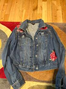 Denim Jean Jacket with Rose Embroidery Runs Short Women’s Medium