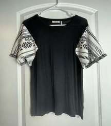 OHMG Black and White Tribal Textured Sleeve T-Shirt Medium