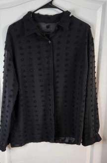 Women’s Black Button Up Blouse Size Large. 2821