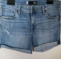 Kut from the Kloth medium wash Chloe boyfriend  denim rolled shorts size 8