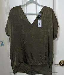 Fab’rik Willa Satin Vneck blouse green M NWT