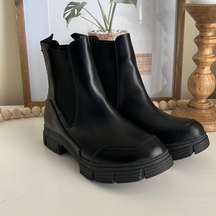 NEW Y2K Black Chunky Slip On Heeled Platform Boots