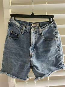 VINTAGE DENIM SHORTS