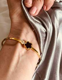 18K Hinge Black Four Leaf Bangle Bracelet 