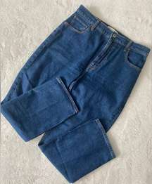 Abercrombie & Fitch Ultra High Rise Ankle Straight Jean. Size 8.