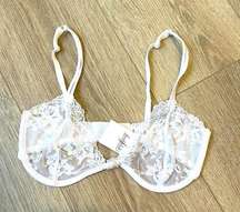 BNWT Fredrick’s of Hollywood White Bridal Lace Sequin Bra Underwire 34 Bridal