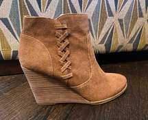 Tan Wedges