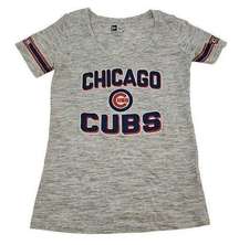 New Era Genuine Merchandise Chicago Cubs Baseball Short Sleeve V-Neck T-shirt