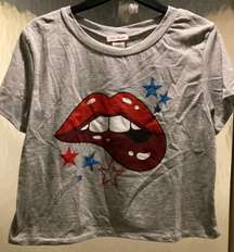 NWT  Lip Kiss Biter Crop T-Shirt sz L