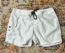 Women’s XL white shorts