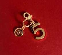 CHANEL Parfums VIP Gift HOLIDAY no 5 Chanel  GOLD LOGO CHARM Holiday 2023