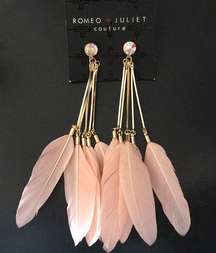 Romeo & Juliet Crystal stud Bar & Peach Feathers