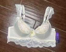 Love Honey “Cherish Me” Ivory lace bra sz small