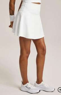 Beyond Yoga NWT Spacedye Hot Shot Circle Skirt in White. Size Small.