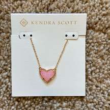 NWT Kendra Scott Ari Heart Pendant Necklace ROSE GOLD - PINK DRUSY