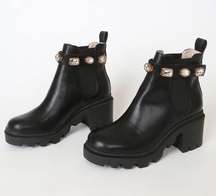 Amulet Black Boots