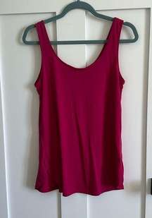 District Women's Size M Scoop Neck Tank Top Berry Red Casual Basic Layering