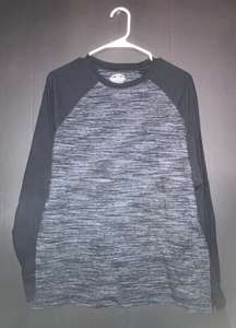 Roebuck & Co LongSleeve Top