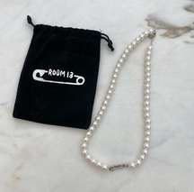 Room 13 Los Angeles The Signature Logo Pearls Necklace