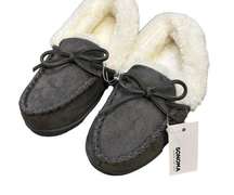 Sonoma Women's Size 6-7 Gray Faux Suede Fur Lined Soft Moccasin Slippers - NEW