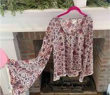 DAYTRIP Medium Blouse w/Flared Sleeves Floral Print Like New