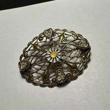 White Daisy Flower Gold Tone Filigree Brooch Pin