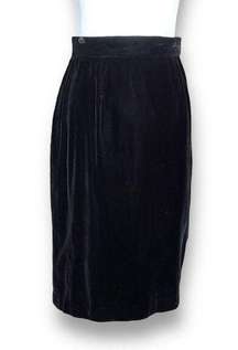 Women’s Vintage SK & Company Skirt Black Velvet Tailored Pencil Festive Formal