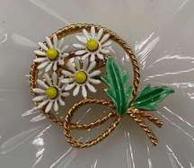 Vintage Daisy Bouquet Brooch Pin