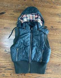 Free People Women Green Vest Sherpa Inside With Removable Hood size Medium S0582