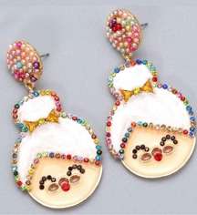 New Holiday Fashion Mrs. Claus/Granny Multi-Color Pearl Bead Design Alloy Stud E