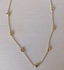 NWOT  gold dainty heart necklace