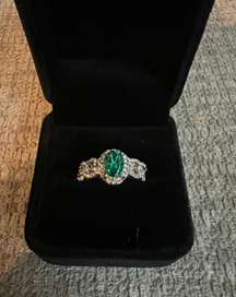 Gorgeous Stainless Steel Silver and Faux Emerald Ring Size 8