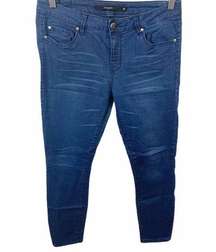 Harper Size 28 Dark Wash Blue Skinny Jeans