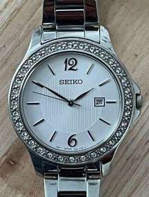 Seiko Ladies Watch Crystals Stainless Bracelet Dial Hands Date Window