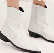 FREE PEOPLE NEW Luke Western White Croc Point Toe Zip Ankle Bootie Boot