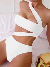 New One Piece Asymmetric Mono-Kini