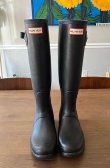 Black Rainboots