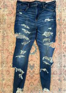 Outfitters Distressed Jegging