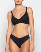 SKIMS, Intimates & Sleepwear, Nwot Skims Seamless Sculpt Bralette Black  Onyx Stretch Adjustable Strap Bra S