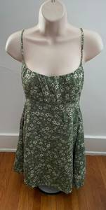 Green Ditsy Floral Open Back Ties Fit & Flare Lined Mini Dress, size L