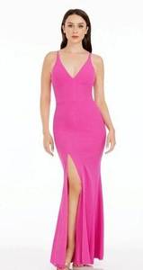 DRESS THE POPULATION Iris Crepe Trumpet Gown in Bright Fuchsia Size Medium