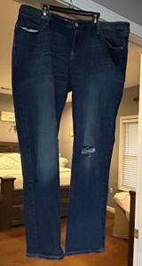 Women’s  Boyfriend Straight Distressed Jeans