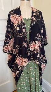 Painted threads floral kimono wrap size medium