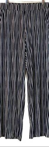 Lane Bryant  Women's Pull On Elastic Waist Black Stripe Wide Leg Pant Size 14/16